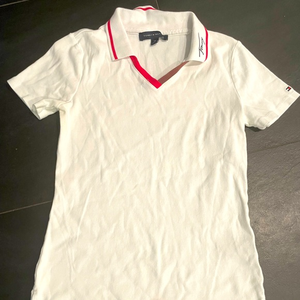 V neck Tommy Hilfiger women’s‎ shirt.